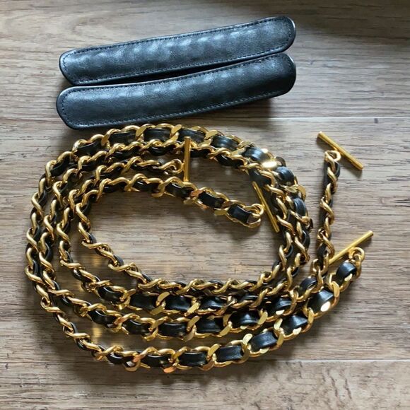 Chanel tote - Picture 13 of 17